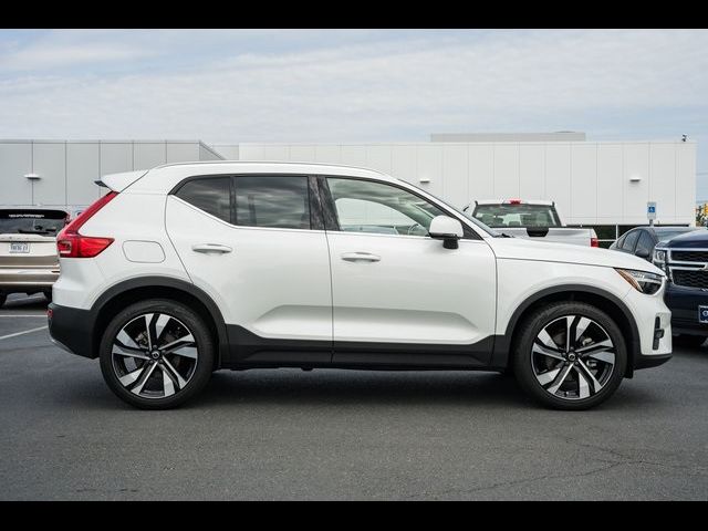 2023 Volvo XC40 Plus Bright Theme