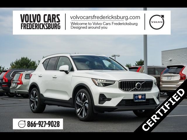 2023 Volvo XC40 Plus Bright Theme