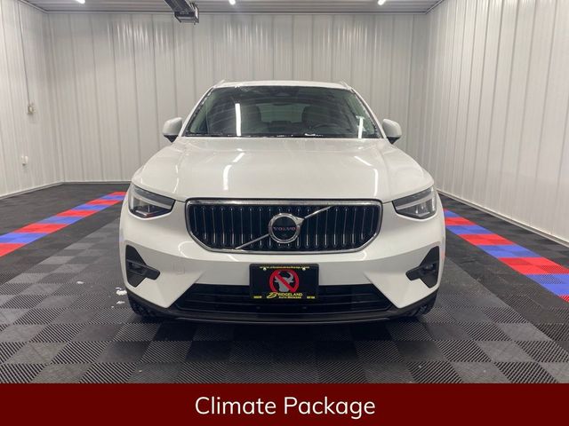 2023 Volvo XC40 Plus Bright Theme