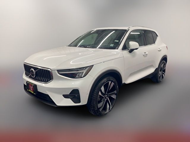 2023 Volvo XC40 Plus Bright Theme