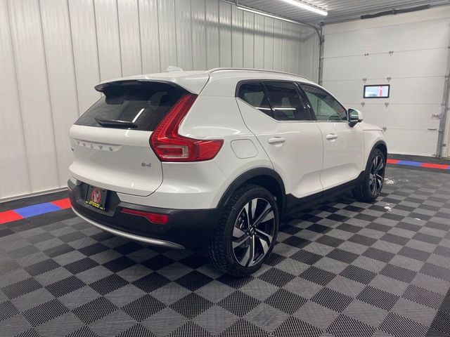 2023 Volvo XC40 Plus Bright Theme