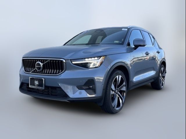 2023 Volvo XC40 Plus Bright Theme