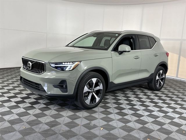 2023 Volvo XC40 Plus Bright Theme