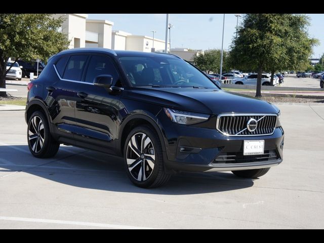 2023 Volvo XC40 Plus Bright Theme