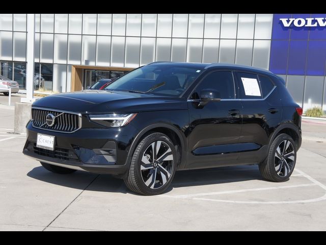 2023 Volvo XC40 Plus Bright Theme