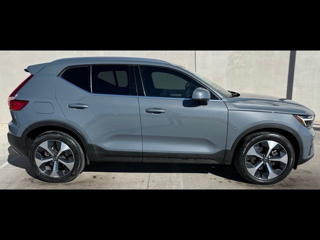 2023 Volvo XC40 Plus Bright Theme