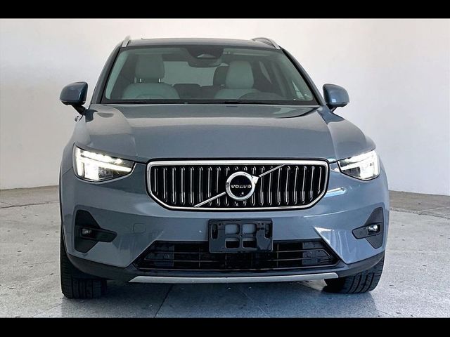 2023 Volvo XC40 Plus Bright Theme