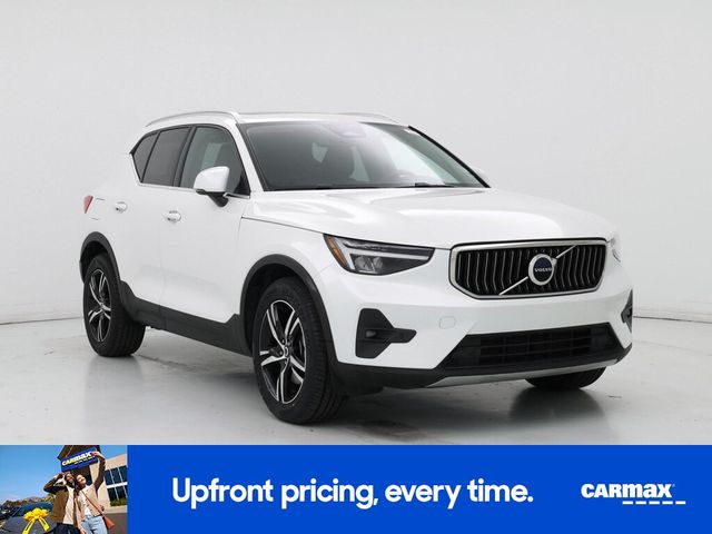 2023 Volvo XC40 Plus Bright Theme