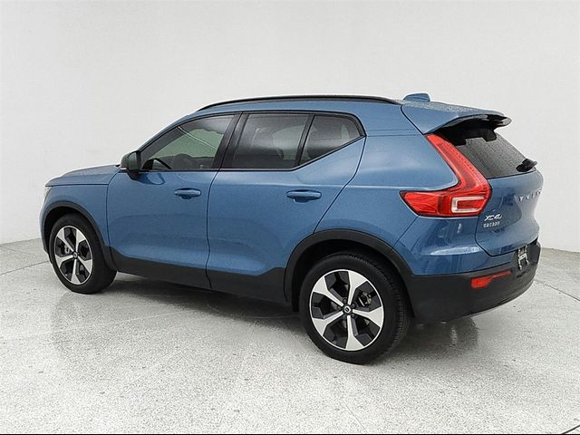 2023 Volvo XC40 Plus Dark Theme