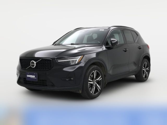 2023 Volvo XC40 Plus Dark Theme