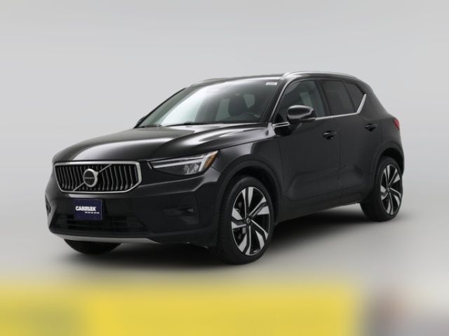 2023 Volvo XC40 Plus Bright Theme