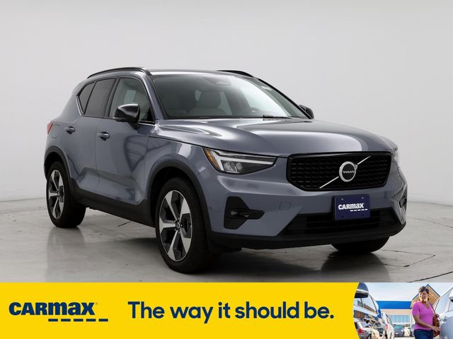 2023 Volvo XC40 Ultimate Dark Theme