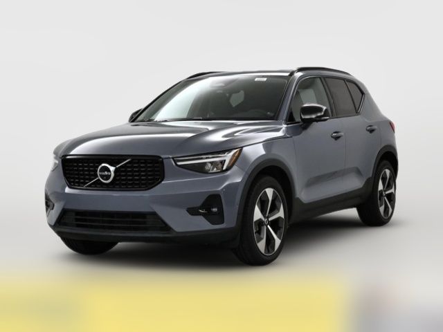 2023 Volvo XC40 Ultimate Dark Theme