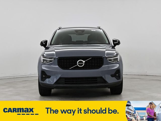 2023 Volvo XC40 Ultimate Dark Theme