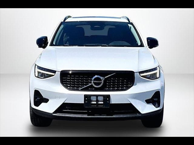 2023 Volvo XC40 Ultimate Dark Theme