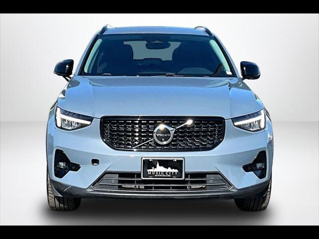 2023 Volvo XC40 Ultimate Dark Theme