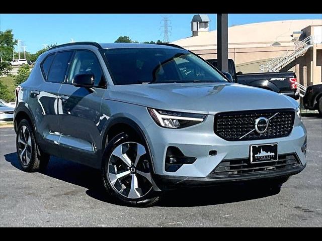 2023 Volvo XC40 Ultimate Dark Theme