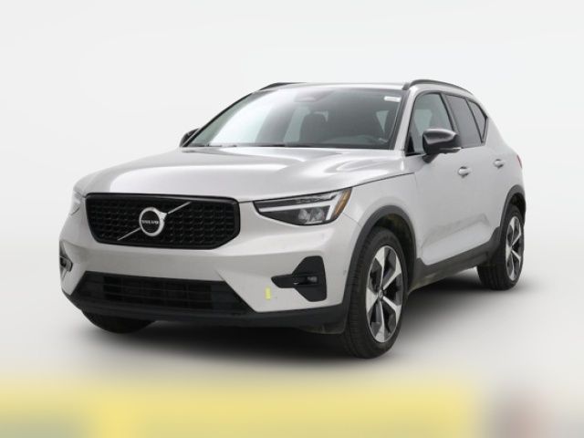 2023 Volvo XC40 Ultimate Dark Theme
