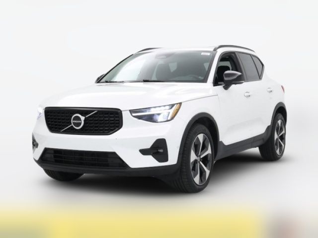 2023 Volvo XC40 Ultimate Dark Theme