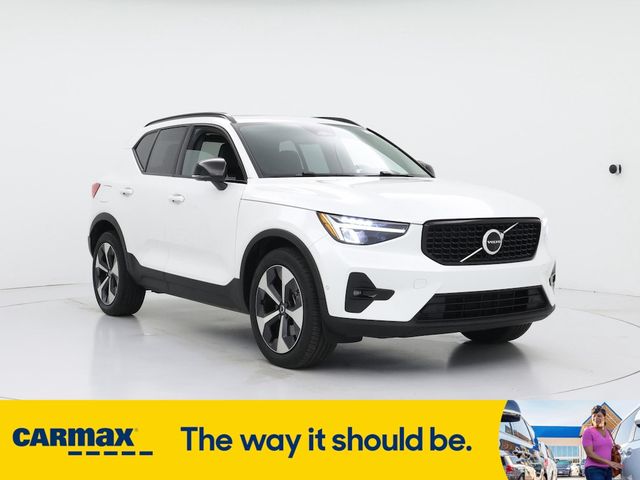 2023 Volvo XC40 Ultimate Dark Theme