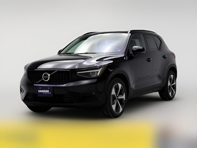 2023 Volvo XC40 Ultimate Dark Theme