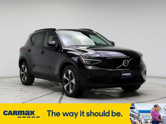 2023 Volvo XC40 Ultimate Dark Theme