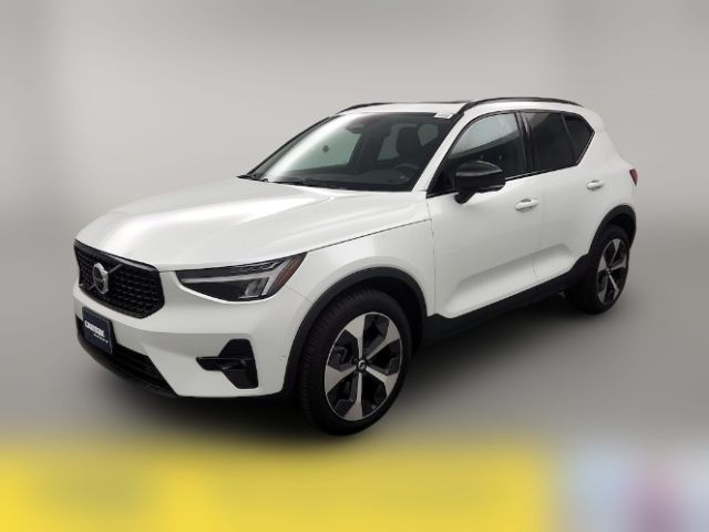 2023 Volvo XC40 Ultimate Dark Theme