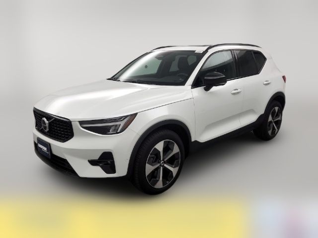 2023 Volvo XC40 Ultimate Dark Theme