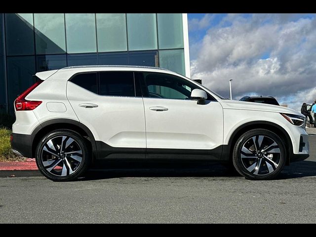 2023 Volvo XC40 Plus Bright Theme