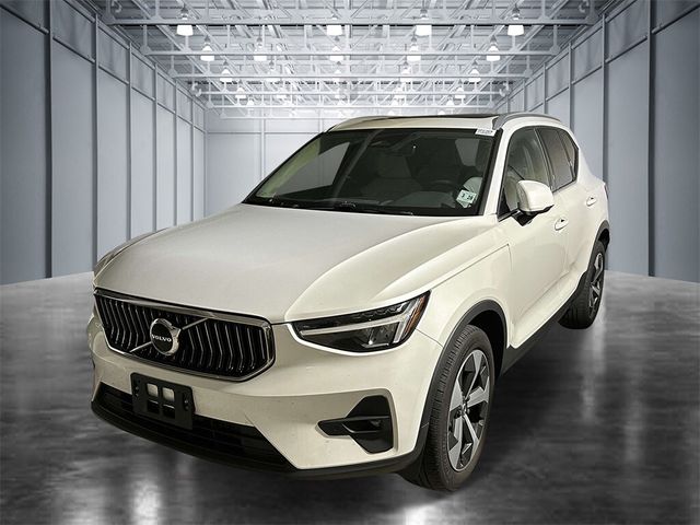 2023 Volvo XC40 Plus Bright Theme