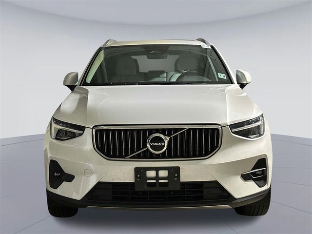 2023 Volvo XC40 Plus Bright Theme