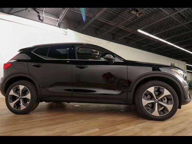 2023 Volvo XC40 Plus Bright Theme