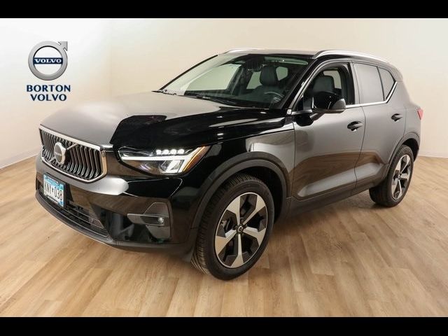 2023 Volvo XC40 Plus Bright Theme