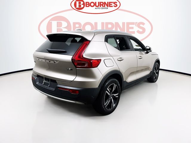 2023 Volvo XC40 Plus Bright Theme