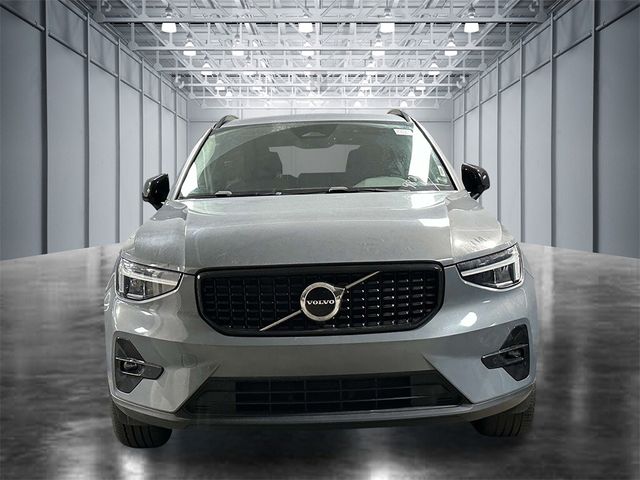 2023 Volvo XC40 Plus Dark Theme