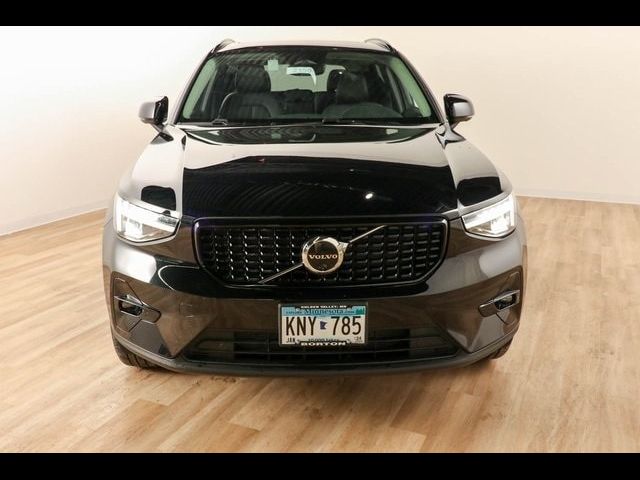 2023 Volvo XC40 Plus Dark Theme