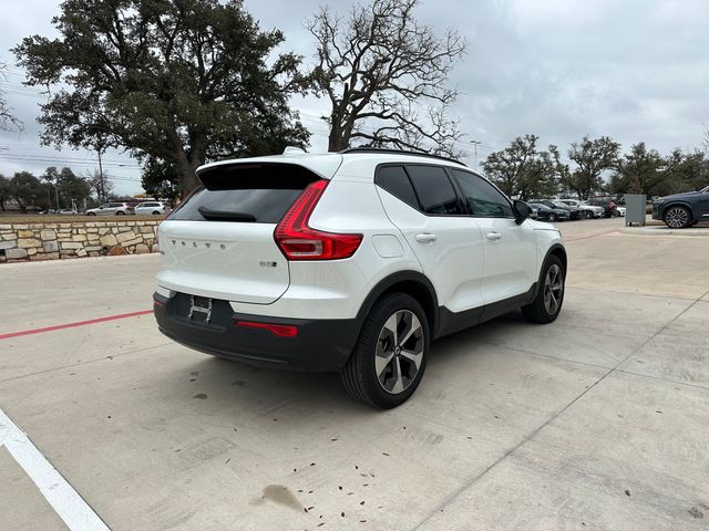 2023 Volvo XC40 Plus Dark Theme