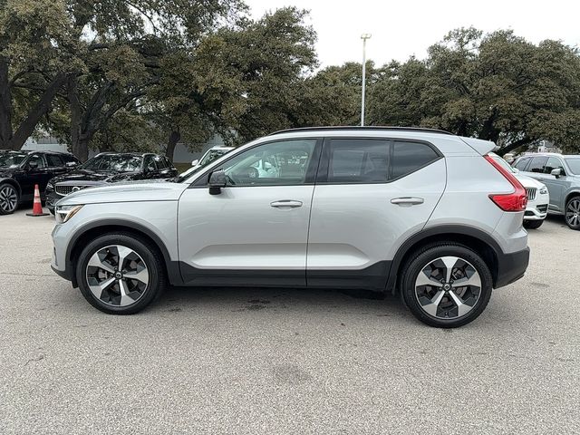 2023 Volvo XC40 Plus Dark Theme