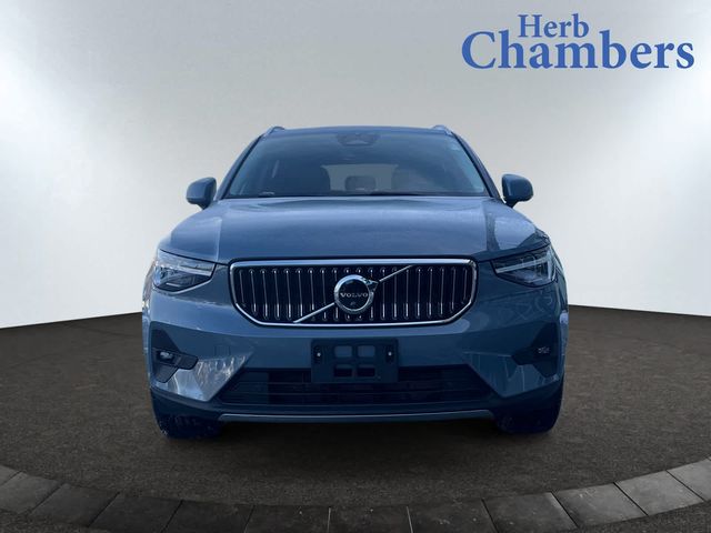 2023 Volvo XC40 Ultimate Bright Theme