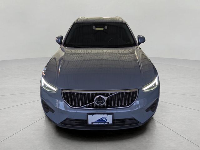 2023 Volvo XC40 Ultimate Bright Theme