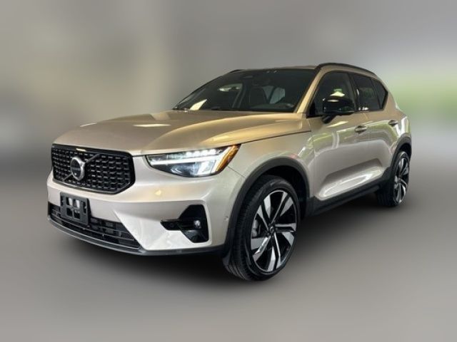 2023 Volvo XC40 Ultimate Dark Theme