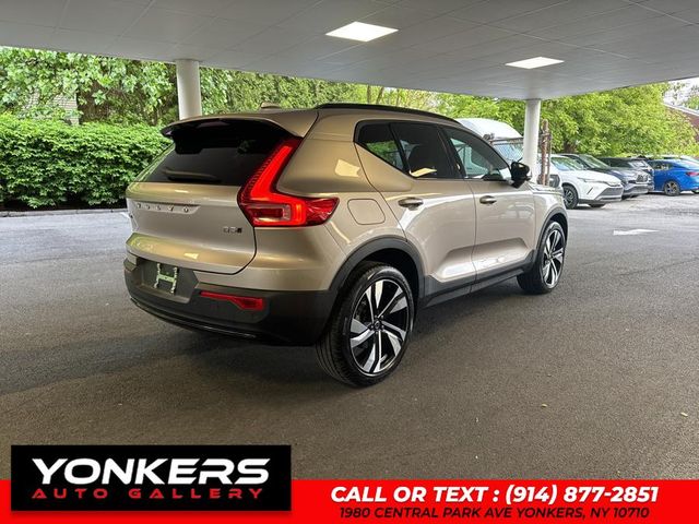 2023 Volvo XC40 Ultimate Dark Theme