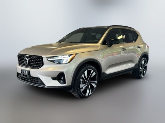 2023 Volvo XC40 Ultimate Dark Theme