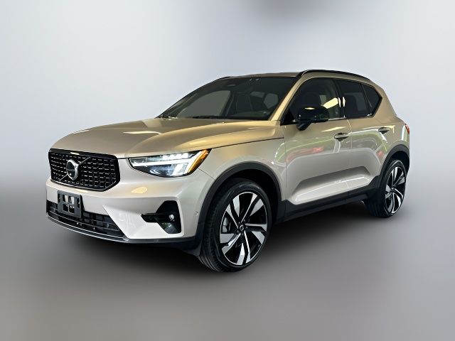 2023 Volvo XC40 Ultimate Dark Theme