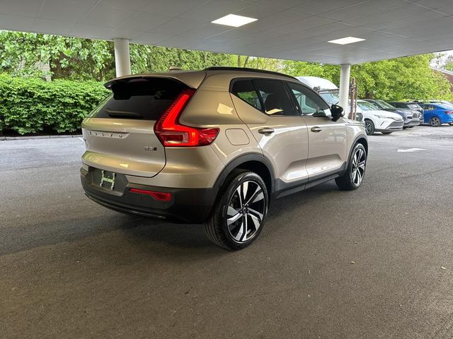 2023 Volvo XC40 Ultimate Dark Theme