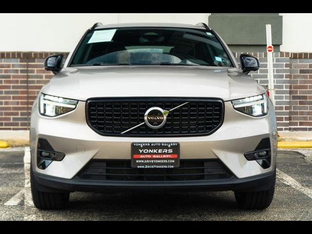 2023 Volvo XC40 Ultimate Dark Theme