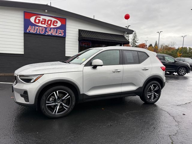 2023 Volvo XC40 Core