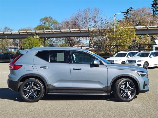 2023 Volvo XC40 Core