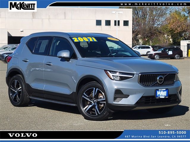 2023 Volvo XC40 Core