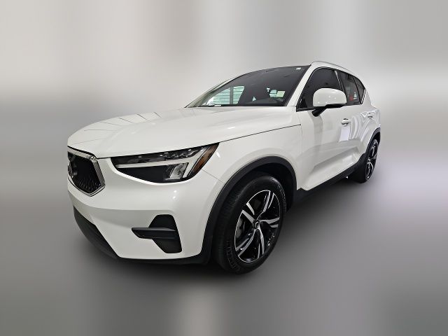 2023 Volvo XC40 Core